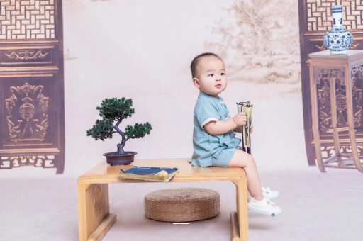 那曲女宝宝换尿布 那曲女宝宝换尿布